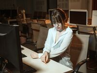 極品網紅美少女嫩妹草莓味的奈奈兔罕露臉高價24套-NO.010 第2季 Vol.02 辦公室OL-慾望教師 [42P+13V]