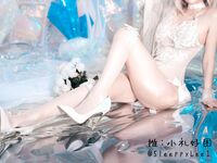 小禮好睏-秋月愛莉