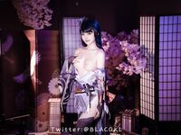 萌新推特00後露臉美少女▌白莉愛吃巧克力▌超色情Cos雷電將軍 露出粉乳嫩穴盡情展示誘人嬌軀