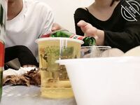 海角社區變態女教師萍姐與兒子亂倫  教師母親飢渴難耐兒子不從，只能酒後下葯強奸