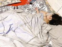 海角社區小叔亂倫 強搞喝醉酒的反差婊新婚嫂子 居然是個極品白虎嫩穴強行插入徹底佔有她從反抗到享受