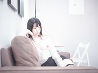 推特極品露臉巨乳蘿莉▌落落Raku ▌真空吊帶黑絲女秘書 陽具跳蛋自慰 超大尺度獻出白虎嫩鮑2