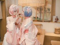 高端ACG業界女神爆機少女▌喵小吉&金魚▌雙模巨獻《從零開始的女體盛宴》超色情舔乳磨穴