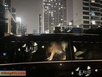 高顏長腿騷貨『美杜莎』最新淫亂群交私拍 網咖包廂群P淫亂 職業裝被上司強上 高清