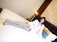 火爆PANS嫩模御姐『小青』新人最新大尺度首爆 無內絲襪 鮑魚超清晰 超級嫩