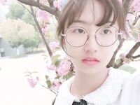 偷翻女同学手机相册里的所有自拍