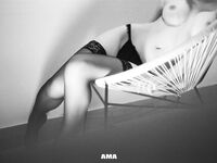 走另類情色唯美路線的攝影大咖AMA女體藝術私拍各種露臉極品反差美模觀感另一種滋味