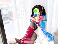 極品嬌嫩小萌妹『LepALu』極品粉嫩萌妹 藍色水手服 強制後入懟操 太嫩了 藍色水手服