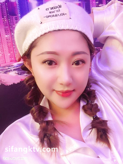 重磅推薦！淫盪肥臀人妻母狗【見過騷的 沒見過這么騷的】喜歡戶外露出，喜歡被很多男人操