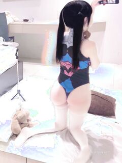 極品嬌嫩小萌妹『LepALu』雙馬尾粉嫩萌妹 被大J8爆操高潮 小嘴吃下大雞B 高清1