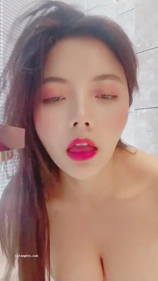 【快手重磅】林美惠子，巨乳嫩模全新大尺度露臉自慰流出 02 (6)