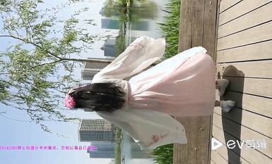 你下面濕了 放屁我穿衛生巾呢」對白刺激呻吟聲銷魂喜歡穿復古漢服的98年美女外拍完酒店被爆肏淫水是真多