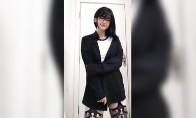 皮皮蝦網紅純欲女神【在下小羊】人前傲女，人後母狗，被金主包養定製私拍各種裸舞紫薇視頻207V (10)