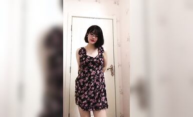 皮皮蝦網紅純欲女神【在下小羊】人前傲女，人後母狗，被金主包養定製私拍各種裸舞紫薇視頻207V (103)