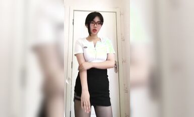 皮皮蝦網紅純欲女神【在下小羊】人前傲女，人後母狗，被金主包養定製私拍各種裸舞紫薇視頻207V (12)