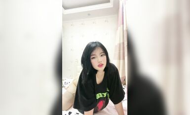 皮皮蝦網紅純欲女神【在下小羊】人前傲女，人後母狗，被金主包養定製私拍各種裸舞紫薇視頻207V (154)