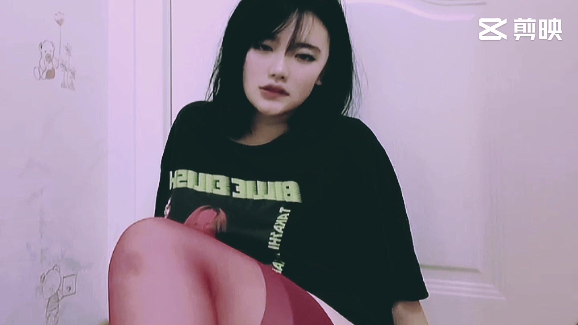 皮皮蝦網紅純欲女神【在下小羊】人前傲女，人後母狗，被金主包養定製私拍各種裸舞紫薇視頻207V (176)