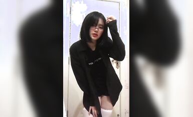 皮皮蝦網紅純欲女神【在下小羊】人前傲女，人後母狗，被金主包養定製私拍各種裸舞紫薇視頻207V (177)