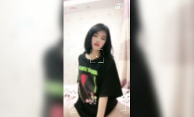 皮皮蝦網紅純欲女神【在下小羊】人前傲女，人後母狗，被金主包養定製私拍各種裸舞紫薇視頻207V (180)