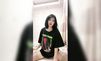 皮皮蝦網紅純欲女神【在下小羊】人前傲女，人後母狗，被金主包養定製私拍各種裸舞紫薇視頻207V (180)