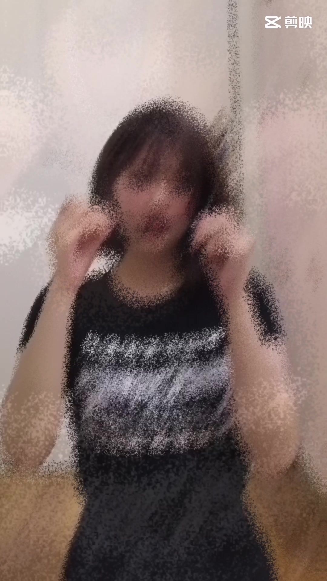 皮皮蝦網紅純欲女神【在下小羊】人前傲女，人後母狗，被金主包養定製私拍各種裸舞紫薇視頻207V (199)