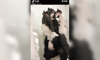 皮皮蝦網紅純欲女神【在下小羊】人前傲女，人後母狗，被金主包養定製私拍各種裸舞紫薇視頻207V (205)