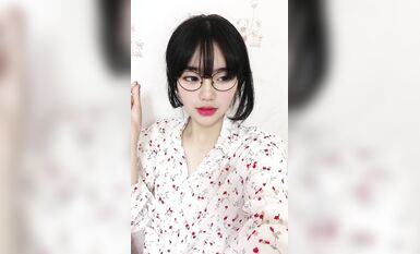 皮皮蝦網紅純欲女神【在下小羊】人前傲女，人後母狗，被金主包養定製私拍各種裸舞紫薇視頻207V (22)