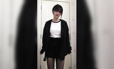 皮皮蝦網紅純欲女神【在下小羊】人前傲女，人後母狗，被金主包養定製私拍各種裸舞紫薇視頻207V (23)