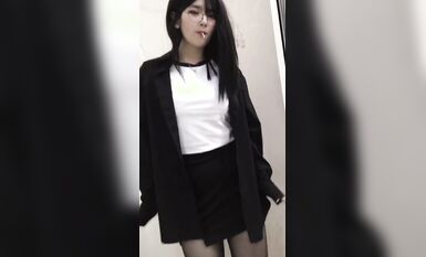 皮皮蝦網紅純欲女神【在下小羊】人前傲女，人後母狗，被金主包養定製私拍各種裸舞紫薇視頻207V (26)