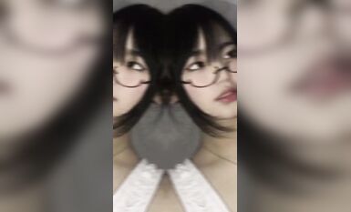 皮皮蝦網紅純欲女神【在下小羊】人前傲女，人後母狗，被金主包養定製私拍各種裸舞紫薇視頻207V (32)