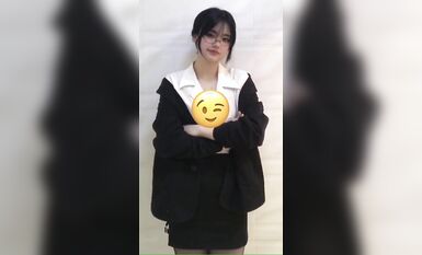 皮皮蝦網紅純欲女神【在下小羊】人前傲女，人後母狗，被金主包養定製私拍各種裸舞紫薇視頻207V (36)