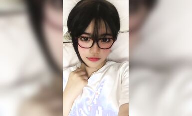 皮皮蝦網紅純欲女神【在下小羊】人前傲女，人後母狗，被金主包養定製私拍各種裸舞紫薇視頻207V (4)