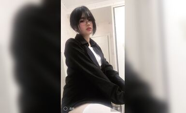 皮皮蝦網紅純欲女神【在下小羊】人前傲女，人後母狗，被金主包養定製私拍各種裸舞紫薇視頻207V (41)