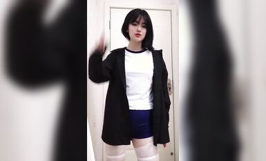 皮皮蝦網紅純欲女神【在下小羊】人前傲女，人後母狗，被金主包養定製私拍各種裸舞紫薇視頻207V (59)