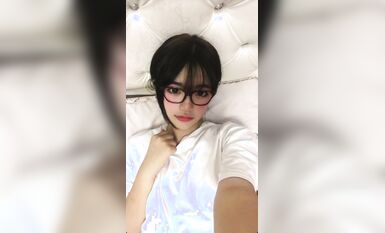 皮皮蝦網紅純欲女神【在下小羊】人前傲女，人後母狗，被金主包養定製私拍各種裸舞紫薇視頻207V (79)