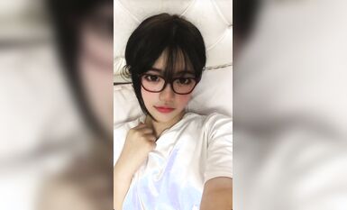 皮皮蝦網紅純欲女神【在下小羊】人前傲女，人後母狗，被金主包養定製私拍各種裸舞紫薇視頻207V (79)