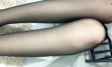 推特二次元極品美腿白虎一線天饅頭嫩比小姐姐【原味嵐一】收費私拍騷話特多各種紫薇淫語挑逗頗有擼點 (30)