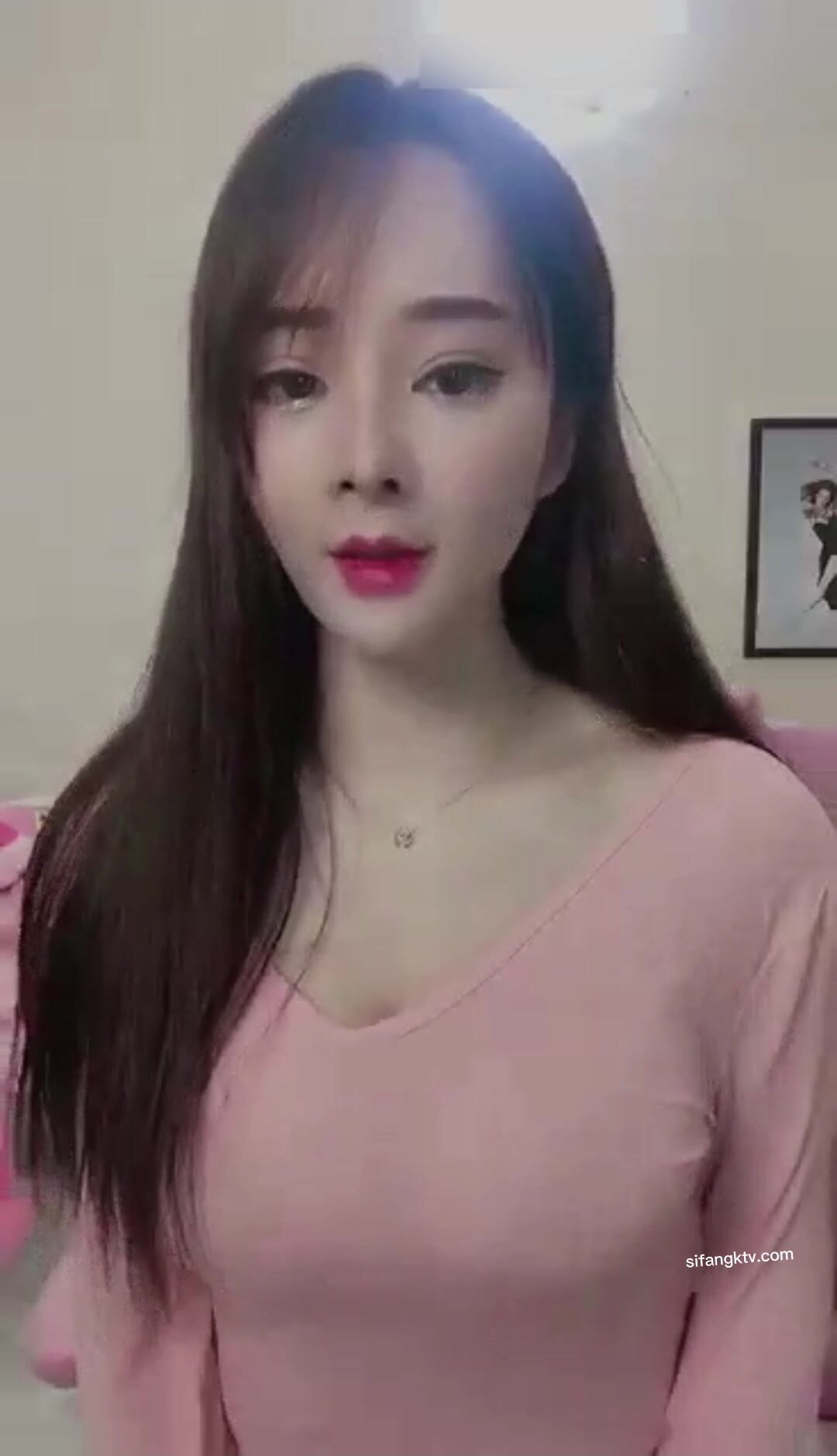 知名斗魚女神『李芊芊』最新大尺度榜一大哥性愛私拍流出 啪啪口交 實屬精品難得 高清 (1)