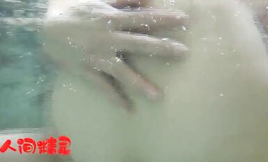 戶外露出界鼻祖！曾火遍全網的美臀反差人妻【人間精靈】景區人前放肆露出+野戰車震無水全套 (12)