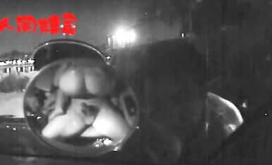 戶外露出界鼻祖！曾火遍全網的美臀反差人妻【人間精靈】景區人前放肆露出+野戰車震無水全套 (18)