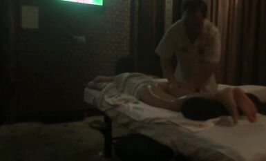 戶外露出界鼻祖！曾火遍全網的美臀反差人妻【人間精靈】景區人前放肆露出+野戰車震無水全套 (21)