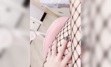 OL女神 下了班就是你的 甜蜜女友，OL制服下的秘密，手指撥動蜜乳 非常誘惑，扣穴吃奶自慰 20V完整版 無水印 (12)