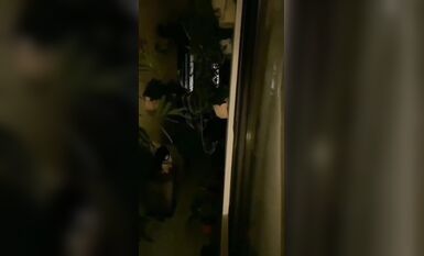 【極品稀缺 大開眼界】最新酒店門口偷拍性愛視頻流出 空姐女友+和表妹亂倫+同學炮友 性愛錄音附性愛視頻照片 (3)