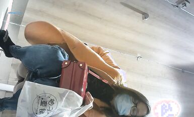 【精選廁拍】奶茶店全景偷拍多位漂亮的妹紙們2  (10)