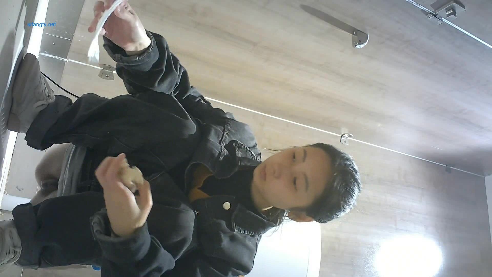 【精選廁拍】奶茶店全景偷拍多位漂亮的妹紙們2  (11)