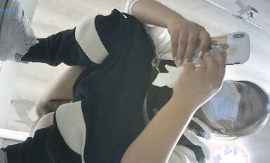 【精選廁拍】奶茶店全景偷拍多位漂亮的妹紙們2  (2)