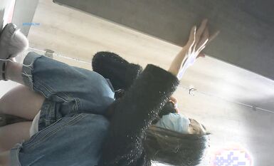 【精選廁拍】奶茶店全景偷拍多位漂亮的妹紙們2  (3)