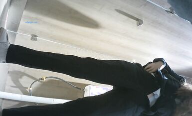 【精選廁拍】奶茶店全景偷拍多位漂亮的妹紙們2  (5)