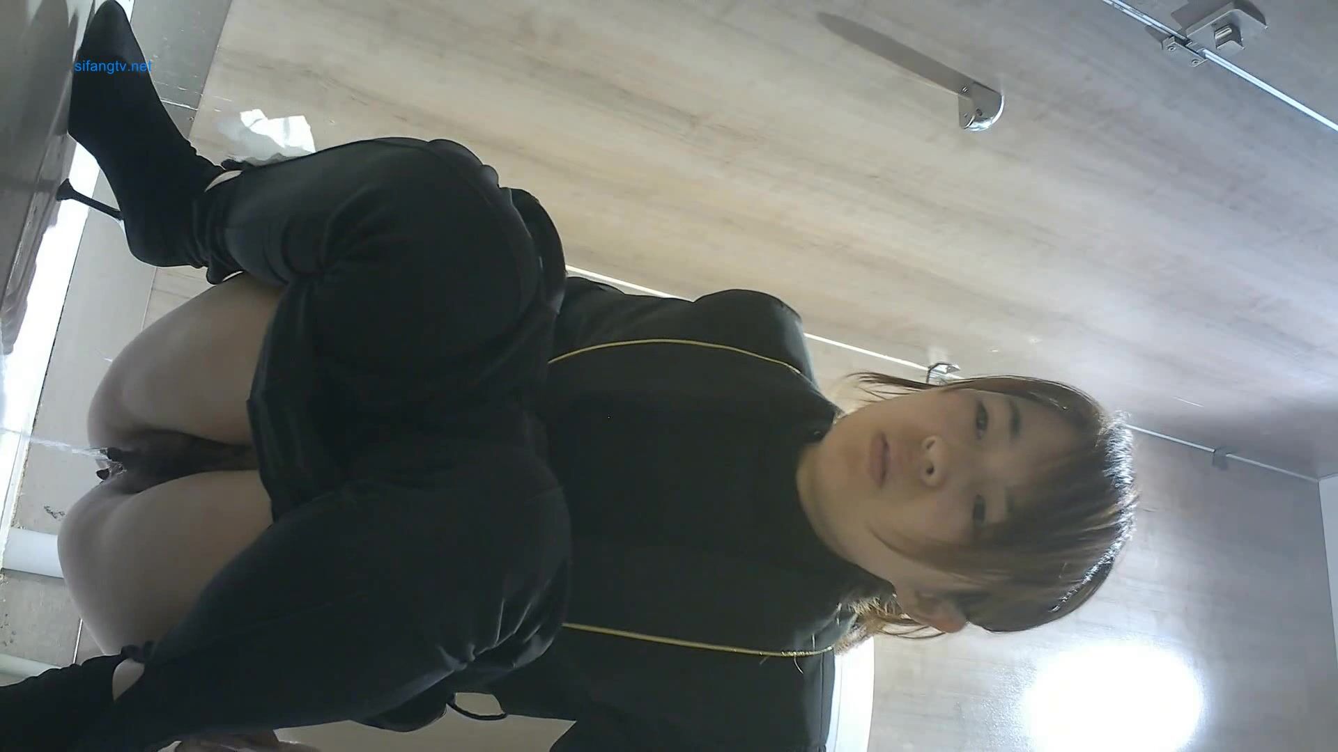 【精選廁拍】奶茶店全景偷拍多位漂亮的妹紙們2  (7)