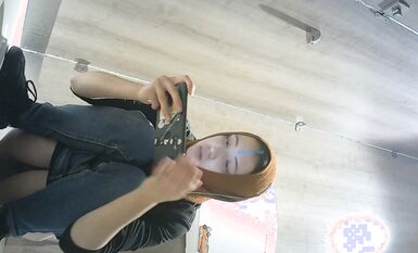 【精選廁拍】奶茶店全景偷拍多位漂亮的妹紙們2  (9)